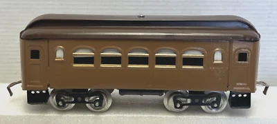 LIONEL PREGUERRA CALIBRE ESTÁNDAR 35 HOJALATA MARRÓN PULLMAN COCHE DE PASAJEROS Foto 1 de 4
