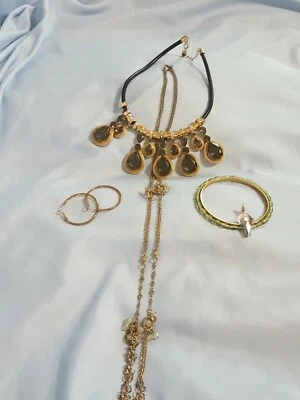 Conjunto de joyas collar pendientes pulsera oro verde Ann Taylor  Foto 1 de 4