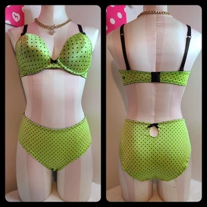 Conjunto de sujetador/braguita satinado segunda piel Victoria's Secret raro de colección talla 36C/Lg - Imagen 1 de 10