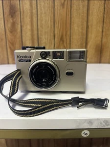 Cámara fotográfica compacta Konica C35 EF3 35 mm plateada dorada como no está probada - Imagen 1 de 10