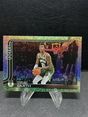 Tyler Smith 2025-26 Topps Sand Glitter Milwaukee Bucks #60 ENVÍO GRATUITO Foto 1 de 2