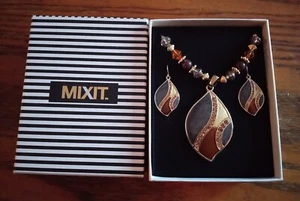 MIXIT Gold tone matching Necklace And Earrings Jewelry Set - Picture 1 of 4