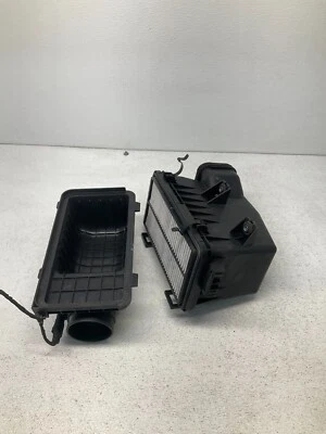 2006-2012 KIA SEDONA 3.8L V6 AIR BREATHER FILTER BOX 28111-4D200 OEM — 第 1/4 张图片