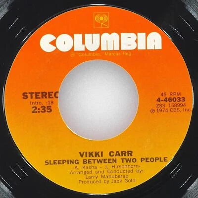 VIKKI CARR Sleeping Between Two People COLUMBIA 4-46033 NM 45 7" 1974 Vocal - Image 1 of 4