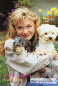 ARIANA RICHARDS Welpen/ EDWARD FURLONG 1994 JPN Bildausschnitt 8x11,6 #qe/y - Bild 1 von 2