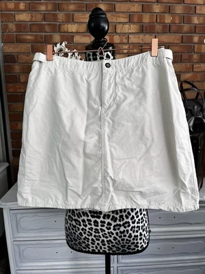 圆角蟾蜍裙短裙 (10) 刺绣米色  — 第 1/4 张图片