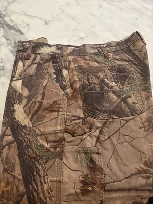 Pantalones de mezclilla para hombre CARHARTT 38x30 camuflados Realtree 100 % algodón peto calce usados Foto 1 de 4