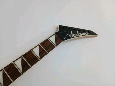 Cuello de guitarra Jackson JS 24 trastes compuesto rígido sin bloqueo radio amaranto  Foto 1 de 4