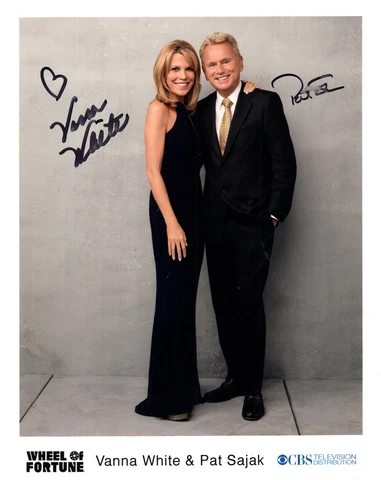 WHEEL OF FORTUNE HAND SIGNED 8x10 COLOR PHOTO+COA     PAT SAJAK+VANNA WHITE Cover