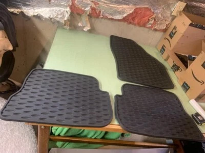 (3) 03-08 OEM Mazda 3 tapetes de borracha para todas as condições climáticas dianteiro e traseiro - Imagem 1 de 4