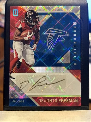 2016 Panini Unparalleled Blue Auto /25 Devonta Freeman #140 Auto - Image 1 of 2