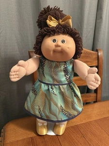 1980s Cabbage Patch Kid Brown Hair Brown Eyes Gold Navy Blue Floral Dress - Picture 1 of 10