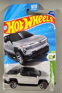 Hot Wheels 2024 - Silverado EV RST Grigio/Nero - Foto 1 di 6