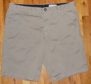 Men's Volcom brown shorts 42 - Picture 1 of 3