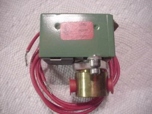 Elettrovalvola ASCO 82616 1/8" NPT 110/120 Volt acqua/olio spedizione stesso giorno - Foto 1 di 2