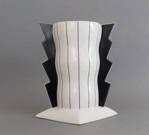 Heide Warlamis postmodern ceramic vase Vienna Collection 1980's - Picture 1 of 9