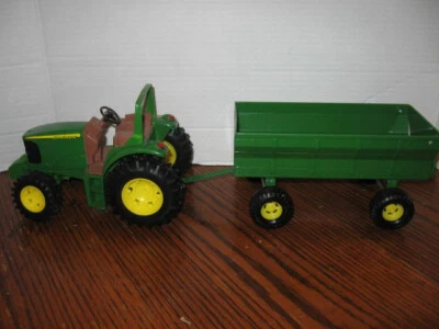 John Deere Farm Toy 8" tractor y vagón Flarebox Foto 1 de 4