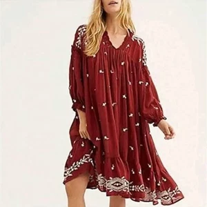 FREE PEOPLE Lavender Fields Embrodierd Breezy Midi Dress Red Sz XS {YY9} - Picture 1 of 5