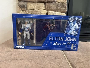 FIGURA DE TELA ELTON JOHN 8" EN VIVO EN '75 NECA NUEVO viene con piano, y más - Imagen 1 de 6
