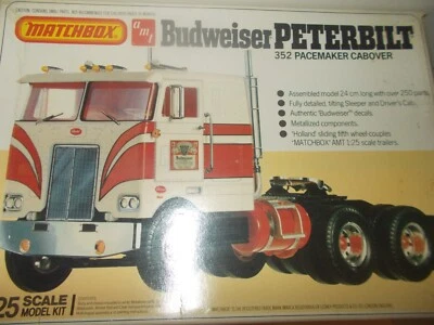 KIT MATCHBOX AMT 1:25 BUDWEISER PETERBILT 352 MARCAPASOS CAMIÓN CABOVER MUY RARO Foto 1 de 4