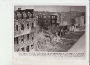 EISBEDECKTE FEUERRUINEN - VON WARD MARKET OTTAWA, KANADA ORIGINAL DRAHTFOTO 1-3-57 - Bild 1 von 2