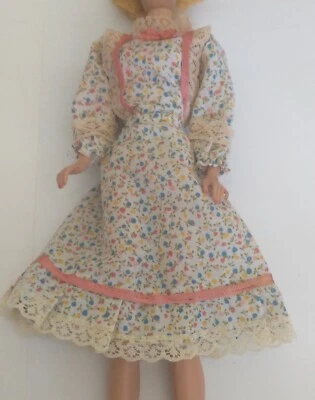Falda top barbie vintage hecha a mano con broches de presión metálicos + zapatos Foto 1 de 4