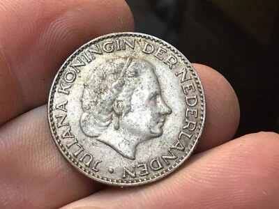 1956 or 1957 or 1958 or 1963 or 1965 or 1967 Netherlands, 1 Gulden SILVER COIN - Image 1 of 4