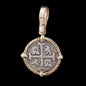 Atocha Gioielli Tesoro Affondato - Ciondolo Piccola Moneta Argento con Cornice Oro 14K - Foto 1 di 5