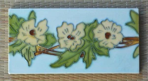 ANTIQUE MAJOLICA BORDER TILE - HEMIXEN BELGIUM C1900 - Picture 1 of 3