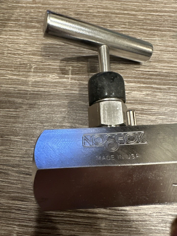 NoShok 1/2 Inch NPT F-F Soft Seat 316SS Needle Valve 504-FFS NOS - Image 1 of 4