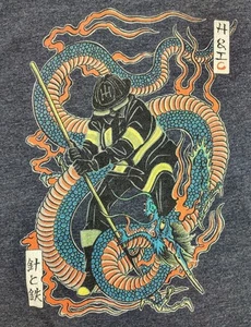 Camiseta Hook And Irons Hombre Talla L Bombero con Tatuaje Azul Dragón Japonés - Imagen 1 de 5