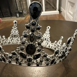 Metal Beauty Pageant/Dress Up Crown With Black Rhinestones - Picture 1 of 4