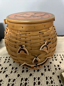 LONGABERGER PUMPKIN PATCH BASKET (10621) W/PROTECTOR_TIE-ON - 2001 - Picture 1 of 9