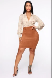 Top acanalado derecho a cuadros - marrón multi - cuello M abotonado - Imagen 1 de 3