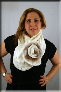 New White Knit Scarf Dark Brown Fox Fur Rosette Efurs4less - Picture 1 of 2