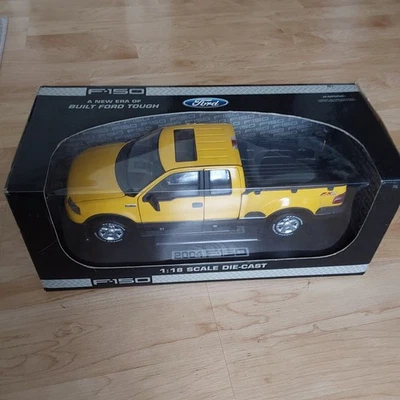 Beanstalk Ford F-150 1:18 Scale Diecast Yellow 2004 Pick-Up Truck on stand READ - Image 1 of 4