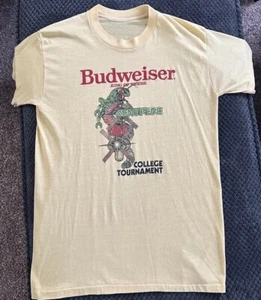 Rara Camisa Budweiser Beer Atari Ciempiés Videojuego Universitario Años 80 - Imagen 1 de 5