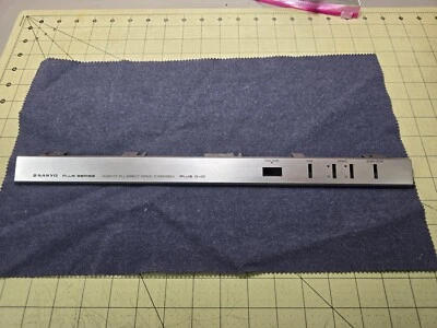 Детали проигрывателя Sanyo Plus Q40 — передняя хромированная отделка/пластина - Изображение 1 из 4