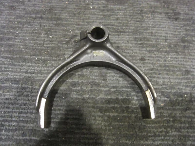 Ferrari 308, Mondial, 328 - Horquilla selectora para marchas 1ª y reversa - P/N 115341 Foto 1 de 4