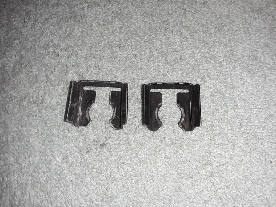 OEM Polaris Victory Indian Fuel rail clip PAIR x2 5250306 - Image 1 of 1