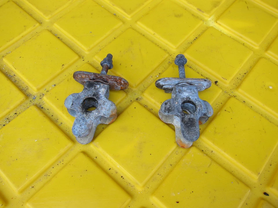 Suzuki Bandit 400 GSF400 1991 OEM basculante cadena tensor soportes de ajuste  Foto 1 de 4