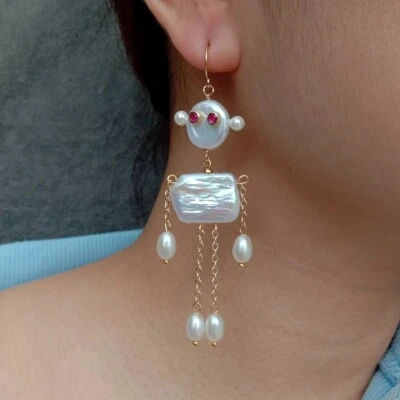 Pendientes colgantes de perlas blancas cultivadas con forma de robot joyería novedosa Foto 1 de 4