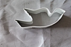 CELEBRATE IT BAKEWARE DOVE COOKIE CUTTER WHITE - Picture 1 of 6