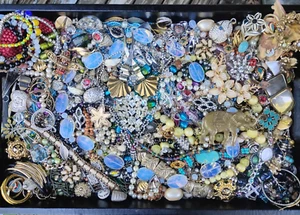 8-10 lbs UNSEARCHED/UNTESTED Estate (GOOD) Jewelry Lot NO RESERVE!! - Picture 1 of 16