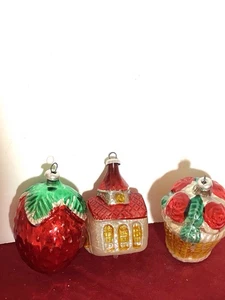 3 mundgeblasene Glas Weihnachtsschmuck Kirche Erdbeere Cupcake 1 Westgermany - Bild 1 von 6