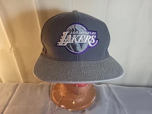 Los Angeles Lakers Hat NBA Cap Adidas One Size Black/Purple Adjustable Stretch - Picture 1 of 8