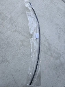 BMW E60 5-Series Genuine Rear Windshield Lower Moulding Seal 525i 530i 528i NEW - Foto 1 di 3