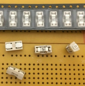 T3A 125 V Montaggio e supporto superficie fusibile soffio lento Littelfuse Omni-Blok Nano Multi Q - Foto 1 di 1