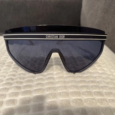 DiorClub M2U - Image 1 of 4