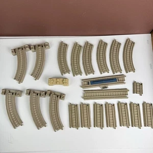 Lote de 22 Thomas & Friends 2006 TrackMaster Railway Track Railroad Gullane Hit - Imagen 1 de 7